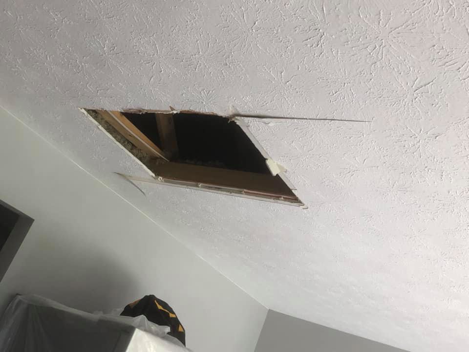 drywall repair - ceiling hole